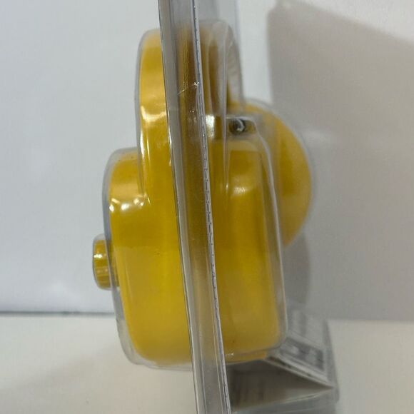 Wilson Sports AM/FM Radio Flashlight Yellow New - Picture 11 of 13